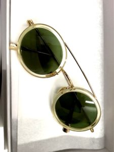 Runde Sonnenbrille mit transparenter Fassung von Kaleos bei Optik Westermeier