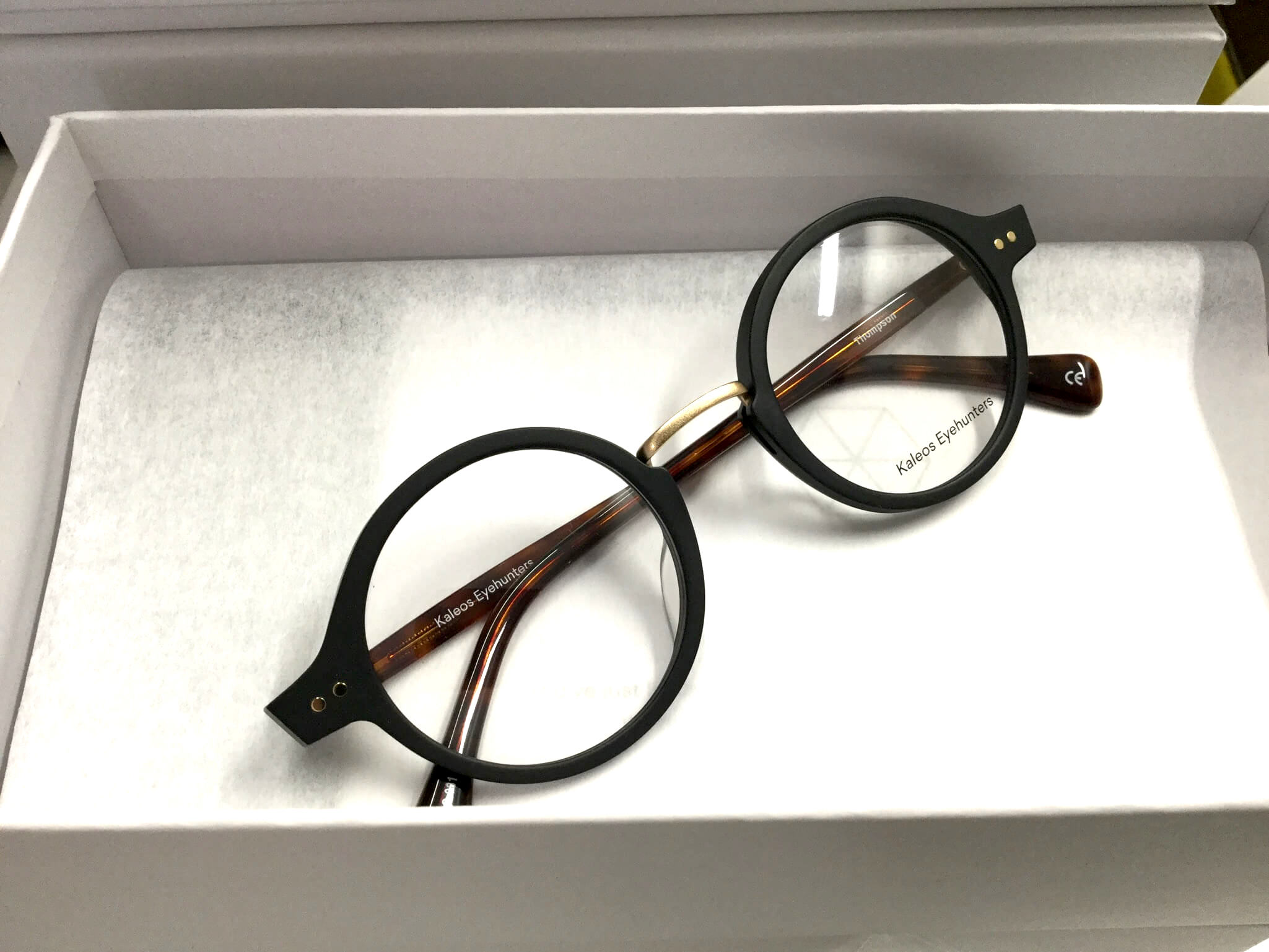 Schwarze runde Brille von Kaleos Eyeware - zu kaufen bei Optik Westermeier