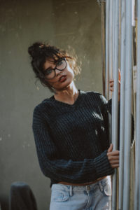 Frau mit großer Brille Frau mit großer Brille