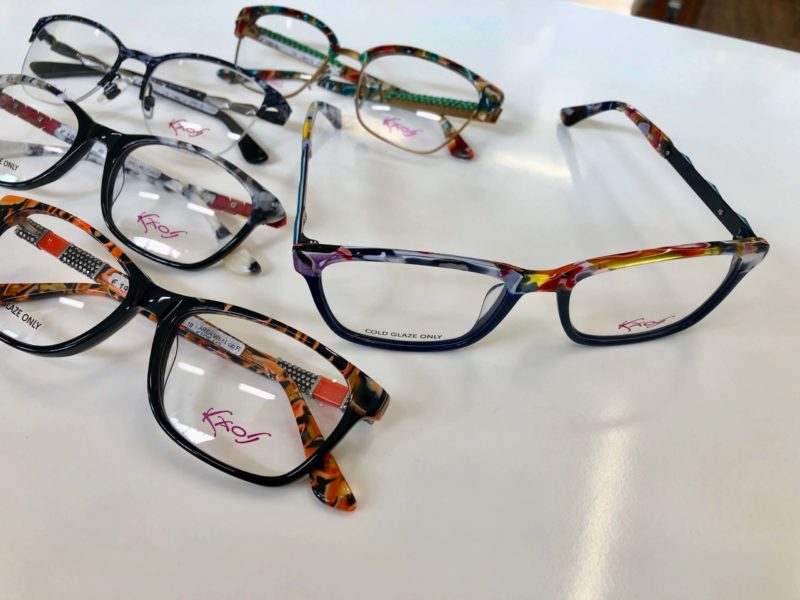 Brillen mit Farbakzenten aus der Kaos-Kollektion