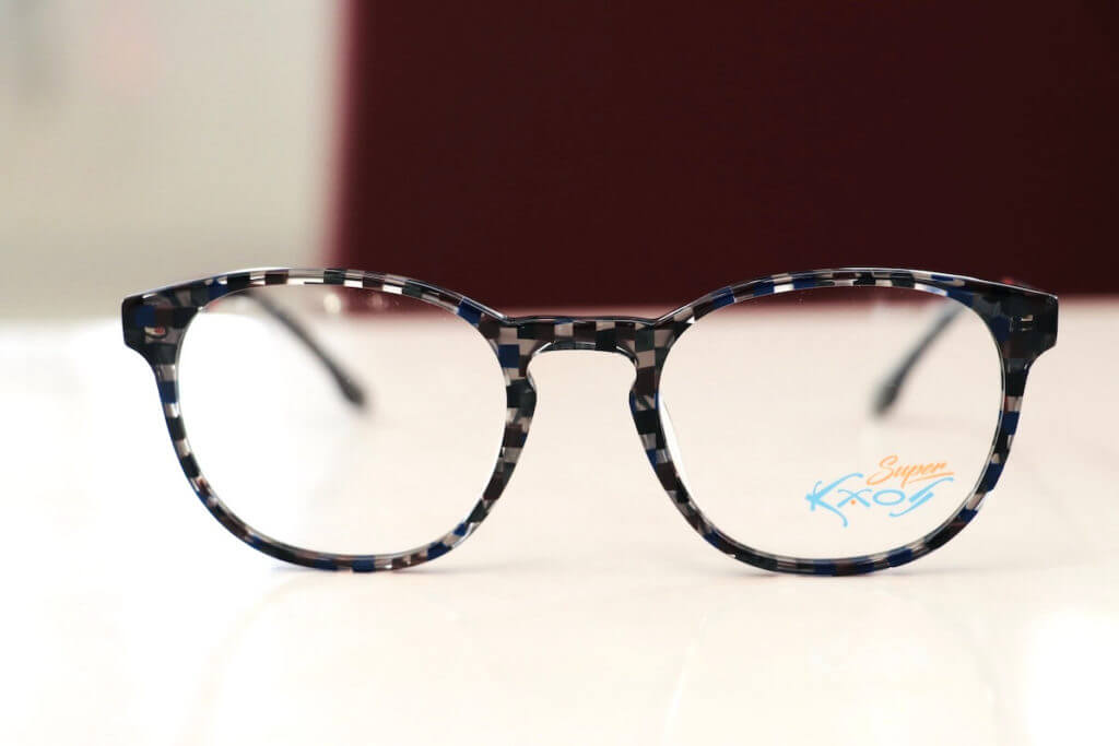 Ausgefallene-bunte-Brillengestelle