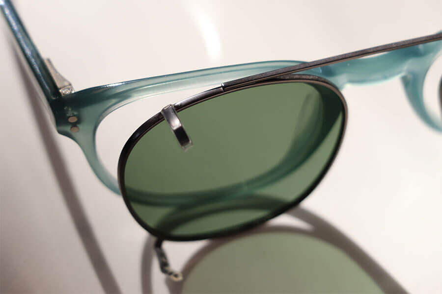 Brille mit Sonnenclip zum Einhängen