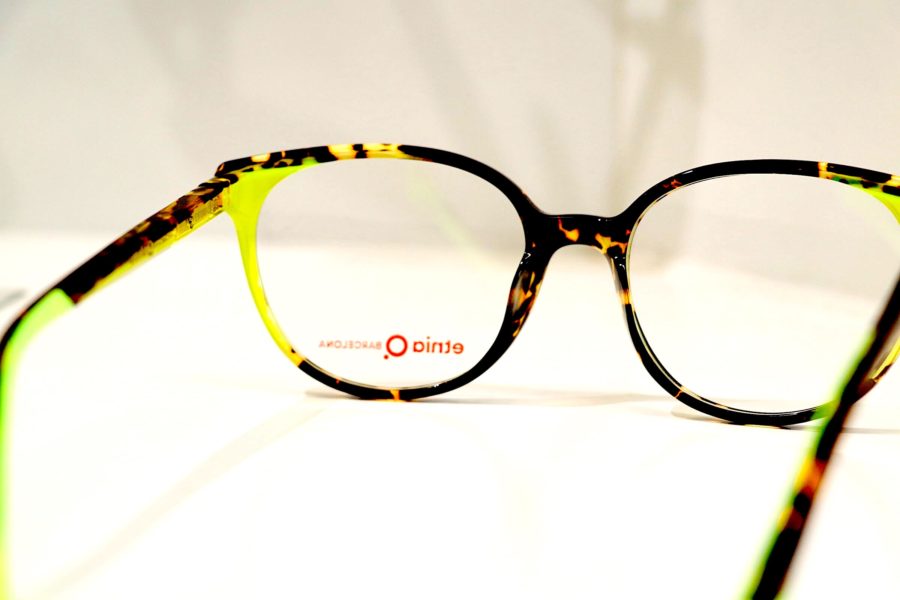 Brille in schwarz und neongelb von Etnia Barcelona
