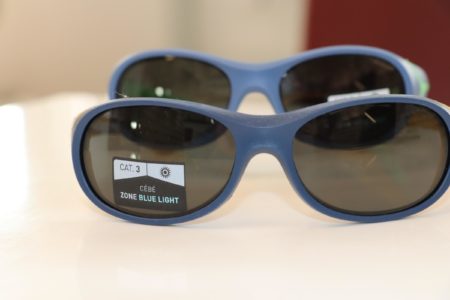 Sportsonnenbrillen mit blauem Rahmen