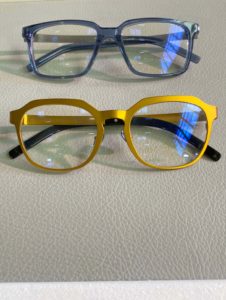 Brillentrends 2024 - Goldbrille von Tomdavis