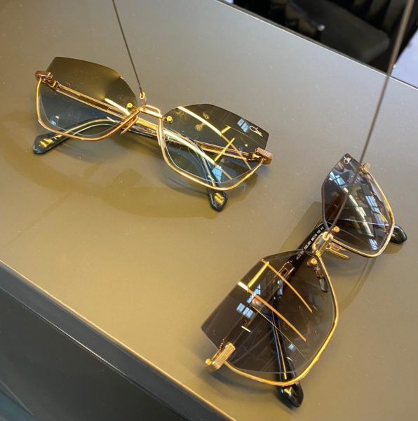 Zwei Sonnenbrillen von Casal mit Goldrahmen