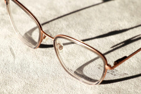 Herzblut-Brillen gibt auch mit goldfarbigen dünnem Metallrahmen