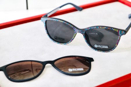 Brille mit mehreren Sonnenclips