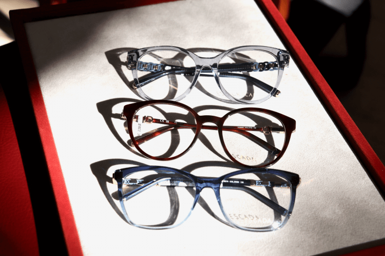 3 Brillen von Escade mit transparenten Rahmen als Geschenkideen